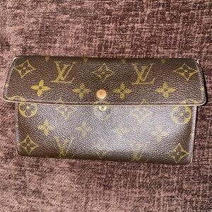 Louis Vuitton long wallet CA0959